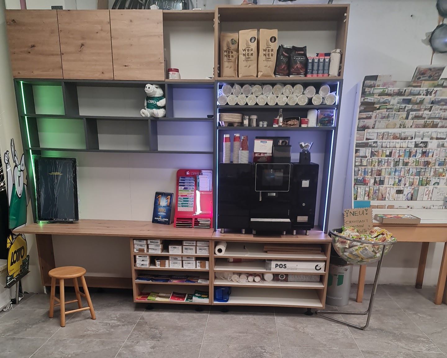 Kaffeeecke und Ansichtskarten